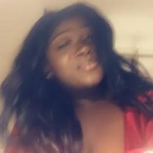 Meet your Posher, Aisha